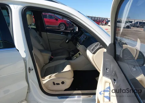 2015 Volkswagen Tiguan R-Line z USA, uszkodzony, nr VIN WVGAV7AX3FW082611